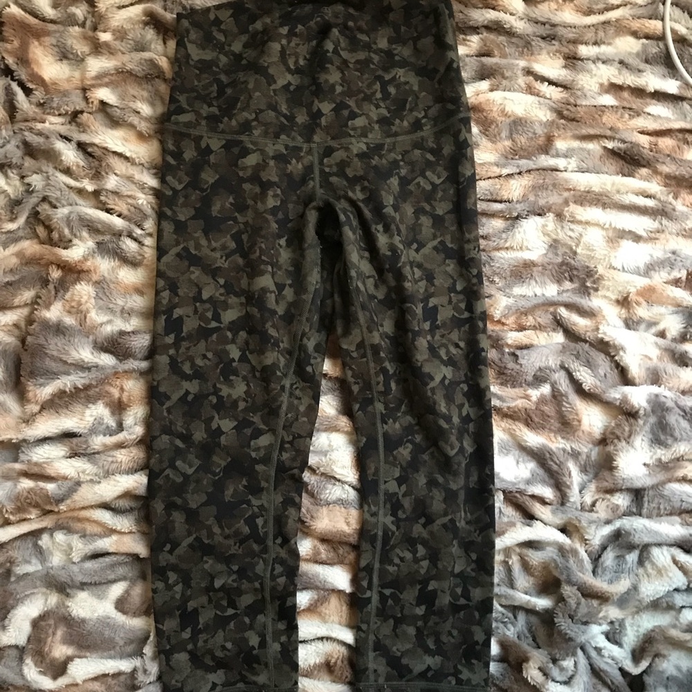 Lululemon Hi-Rise Wunder Under Crop